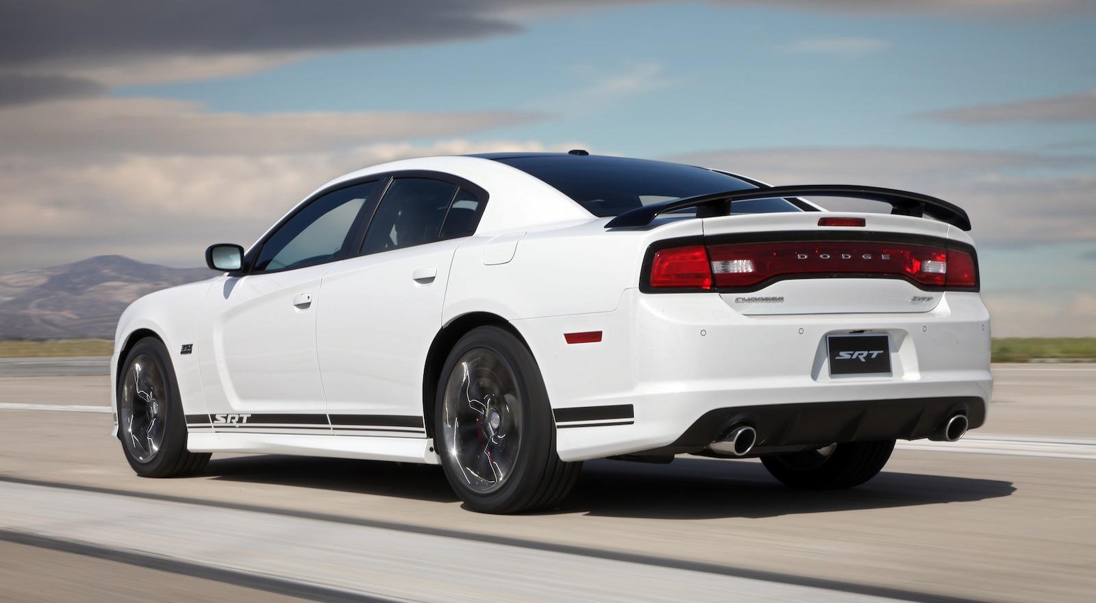 ������ ������������� ������ - Charger II SRT 8 6.4 AT (470 �.�.)