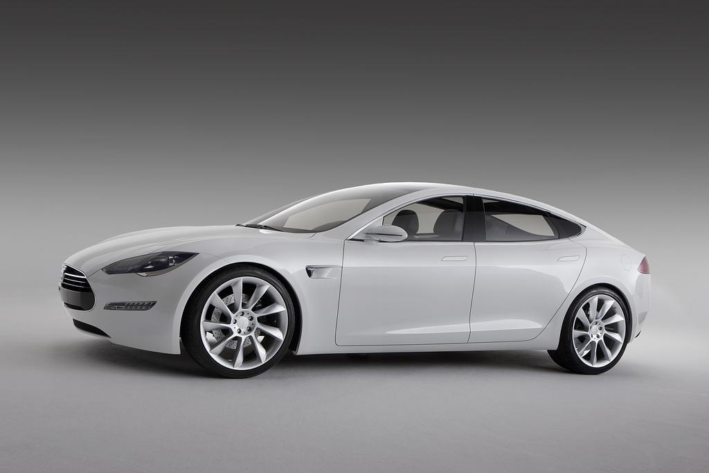 ������ ������������� ������ - S Sedan S85 Electro AT (267 kW)